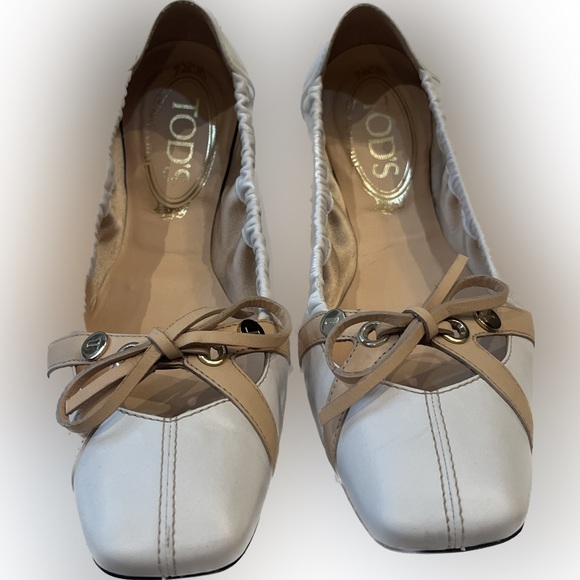 Tod’s Cream and Nude Leather Ballet Flats - Picture 2 of 2